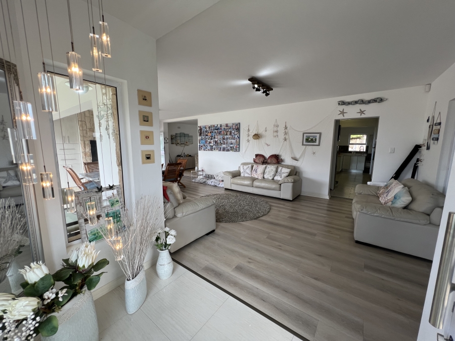 5 Bedroom Property for Sale in Ferreira Town Eastern Cape